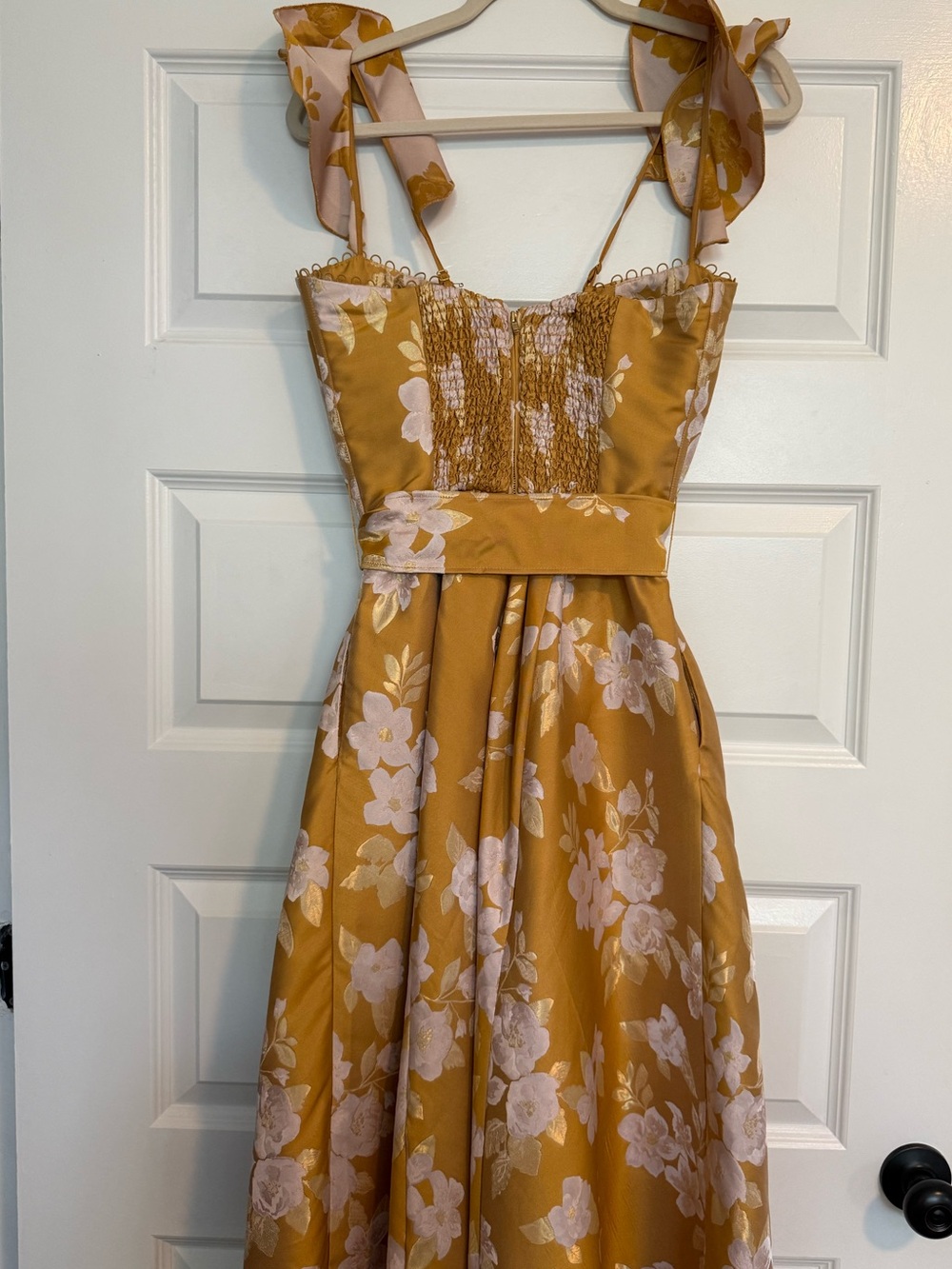 V. Chapman The Vera Dress in Gold Baroque Floral Size 4 - Picture 5 of 6